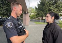 Policía de Renton incorpora traducción instantánea en cámaras corporales para 56 idiomas Camara con función de traducción de la policía Renton — Imagen: Departamento de policía de Renton