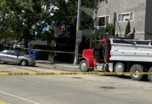Conductor de 63 años muere tras colisión con un camión de volteo en Seattle Accidente del camión en el Distrito Central donde un hombre de 63 años murió — Imagen: SPD