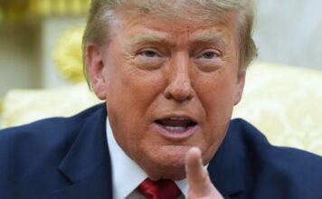 Tras varios incidentes mortales, Trump defiende las detenciones de tránsito de ICE