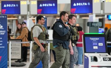 ICE intensifica arrestos en aeropuertos contra personas con ciertos procesos migratorios