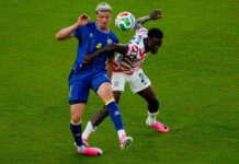 FIFA sorprende al retirar la roja a Balogun; Trump lo celebra