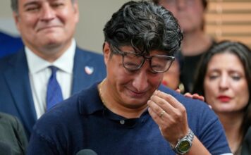 Hijo de mexicano muerto a tiros por el ICE exige investigación independiente