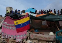 Enfermedades crónicas y diarrea van en aumento en comunidades afectadas por los sismos en Venezuela Las labores de rescate tras los sismos en La Guaira, Venezuela, el 4 de julio del 2026. (AP foto/Ariana Cubillos)