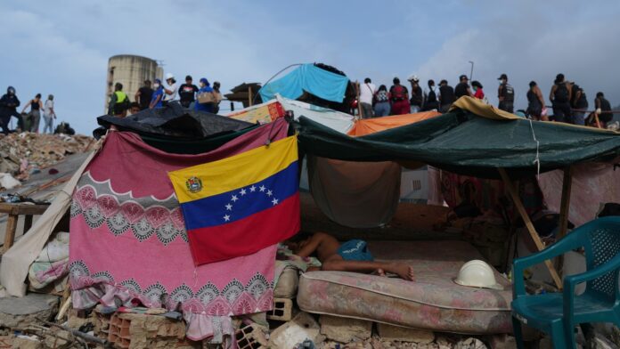 Las labores de rescate tras los sismos en La Guaira, Venezuela, el 4 de julio del 2026. (AP foto/Ariana Cubillos)