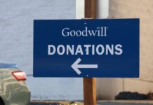 Proponen construir edificio de 300 apartamentos en el actual Goodwill de Ballard