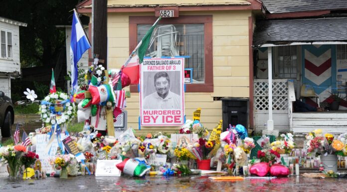 ICE suspende la mayoría de las detenciones de vehículos tras dos tiroteos mortales