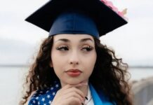 Joven de 19 años muere atropellada por presunto conductor ebrio en Sedro-Woolley