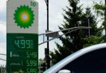 Amazon ofrece descuento en gasolina para el fin de semana del 4 de julio Los precios de la gasolina se ven en una gasolinera en Park Ridge, Ill., el jueves 25 de junio de 2026. (Foto AP/Nam Y. Huh)