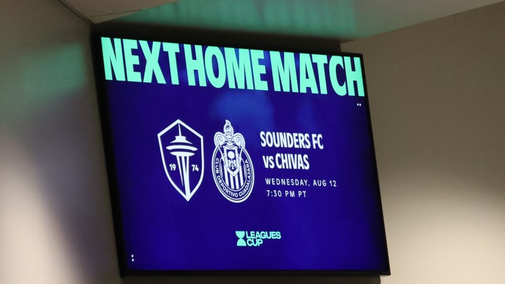 Pantalla anuncia el próximo partido de Seattle Sounders contra Chivas de Guadalajara por la Leagues Cup 2026, programado para el miércoles 12 de agosto.