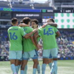 Sounders vence 3-0 a Los Gallos de Querétaro en la Leagues Cup Jugadores de Seattle Sounders celebran uno de sus goles ante Querétaro FC durante el partido de la Leagues Cup 2026 en Lumen Field.
