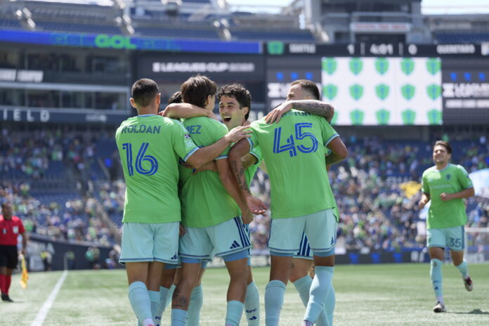 Sounders gana a Queretaro en la Legues Cup Jugadores de Seattle Sounders celebran uno de sus goles ante Querétaro FC durante el partido de la Leagues Cup 2026 en Lumen Field.