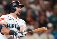 Cal Raleigh pega 3 jonrones y Marineros cortan racha de 9 triunfos de Filis con 9-2 Cal Raleigh, de los Marineros de Seattle, sigue el vuelo de la pelota de un cuadrangular solitario en el juego de béisbol de Grandes Ligas contra los Filis de Filadelfia, durante la séptima entrada, el lunes 24 de agosto de 2026, en Seattle.