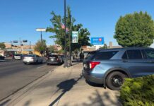 Hombre armado con machete es arrestado tras atrincherarse en un banco de Yakima