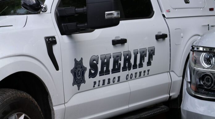 Más gatos en Tacoma: esta vez hallan 20 en una camioneta robada Alt text: Camioneta de la Oficina del Sheriff del Condado de Pierce, agencia cuyos agentes localizaron en Tacoma una camioneta robada donde encontraron 20 gatos.