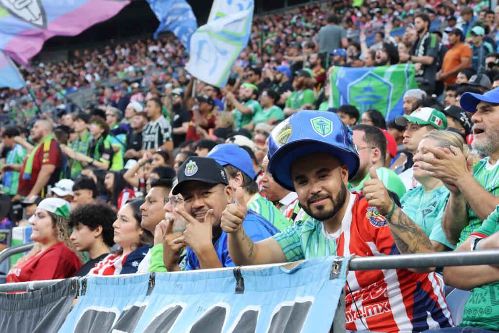 Aficionados de Chivas de Guadalajara y Seattle Sounders en las gradas del Lumen Field durante el partido de la Leagues Cup 2026 en Seattle.