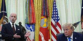 Donald Trump durante la firma de órdenes ejecutivas en la Casa Blanca relacionadas con la ciudadanía por nacimiento en Estados Unidos.